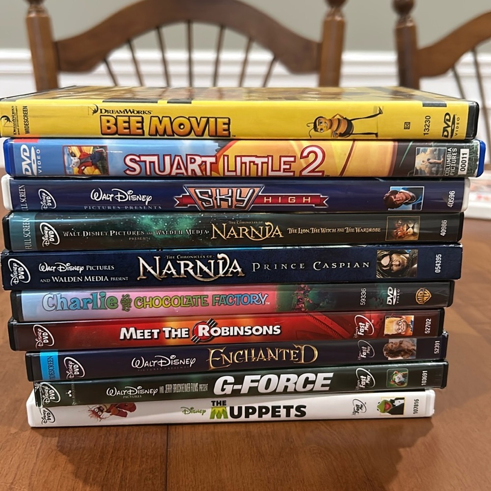 ONLY Sky high & Stuart little 2 dvds​